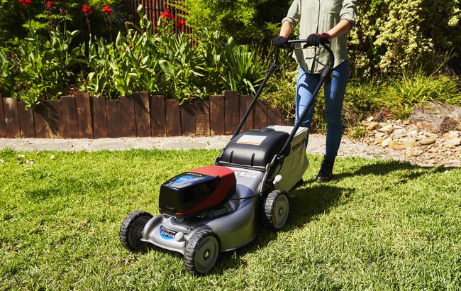 Honda battery powered on sale lawn mower