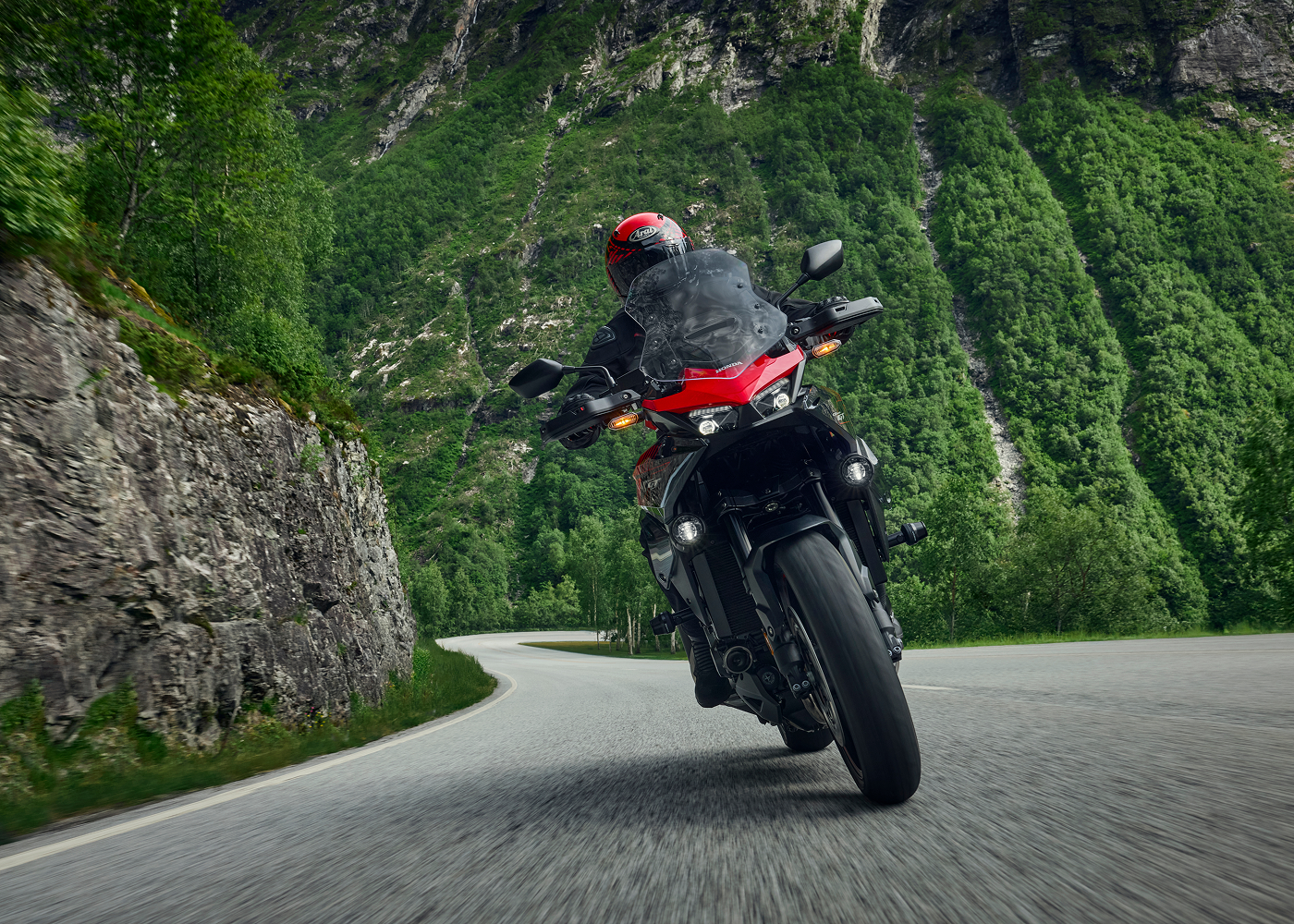 CB1000GT-2026-Highlights-02.png