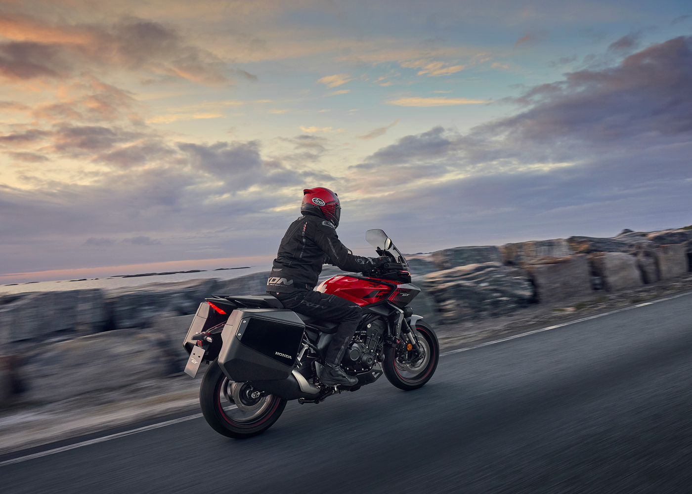 CB1000GT-2026-Highlights-03.png