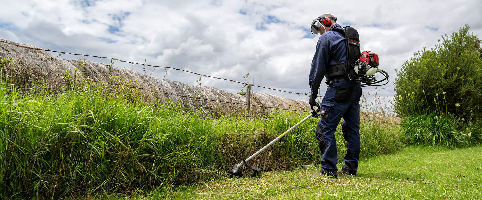 Backpack Brushcutter-Lifestyle-2000x833.jpg