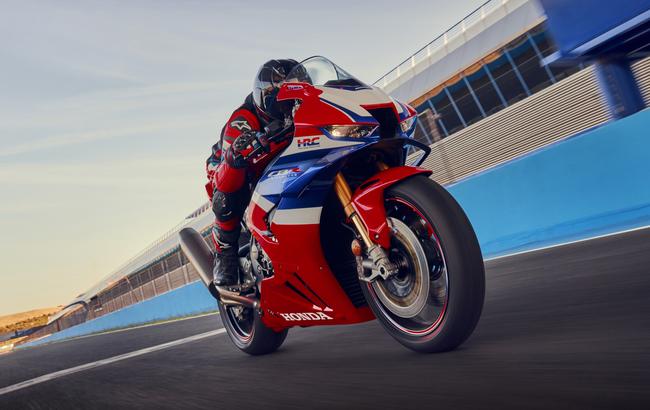 2024-CBR1000RR-R_FIREBLADE_SP_LOCATION_2539_L (2).jpg