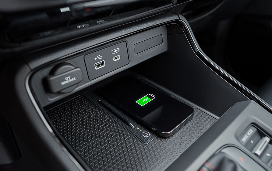 CR-V-24YM-eHEV-RS-Wireless-charging.jpg