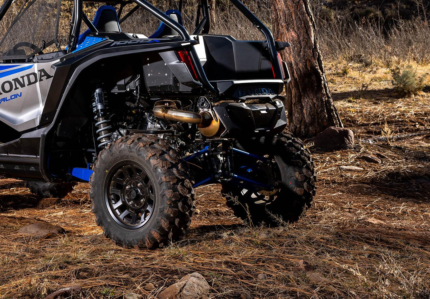 Disc brakes on all wheels