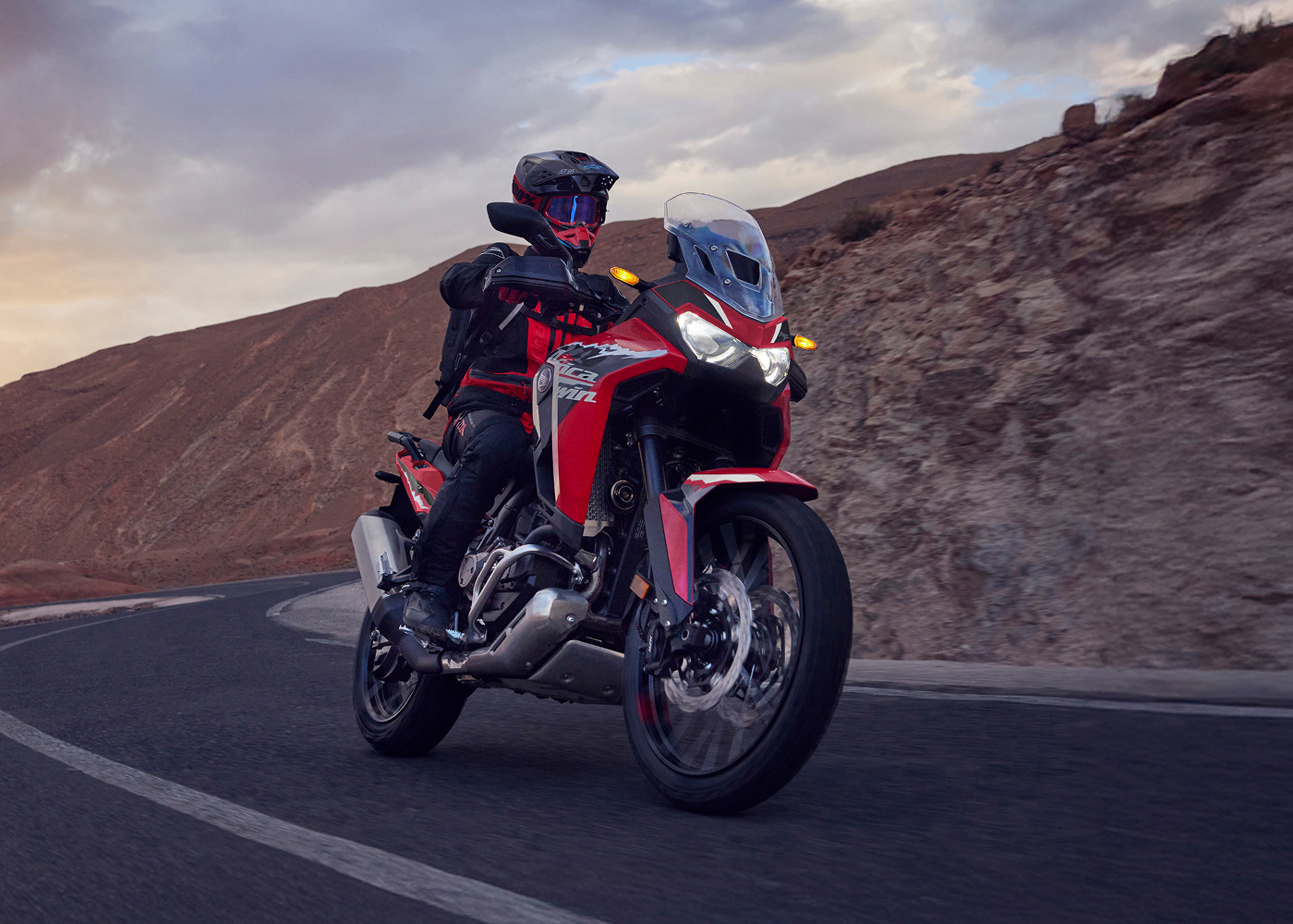 Africa_Twin_2026_Showroom_Highlights-03.png