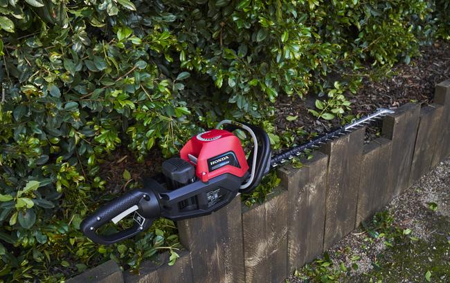 HHH36 Battery Powered Hedge Trimmer