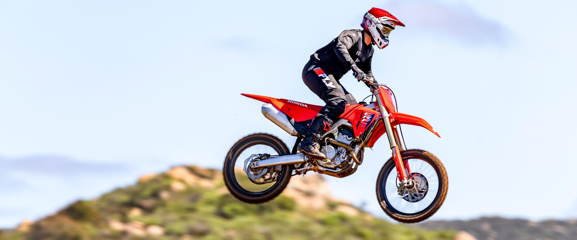 CRF250R_MY25_25731_rt.jpg