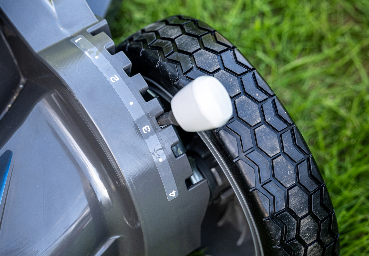 Height adjustment for the perfect cut