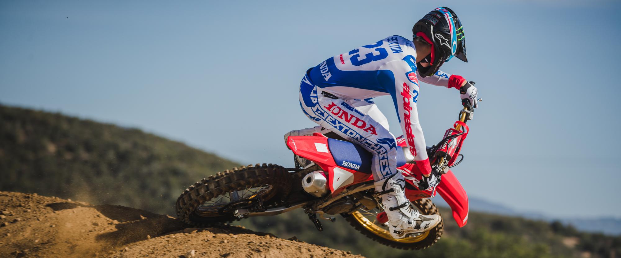 Honda Enters Electric Dirt Bike in a Motocross Race