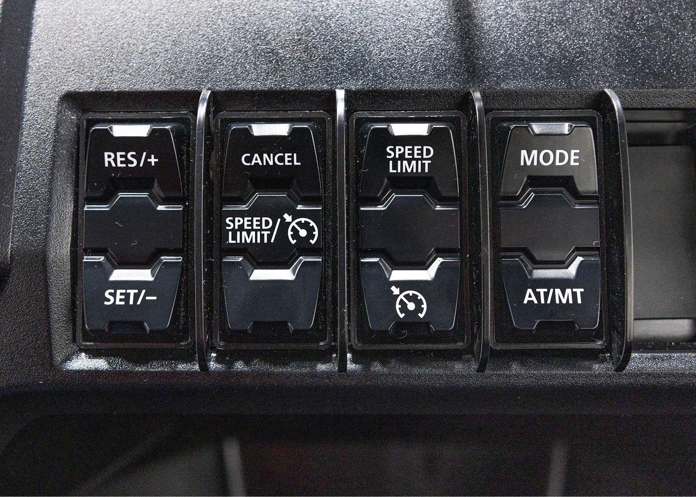 SXS1000-Pioneer-2026-Key-Features-03.jpg