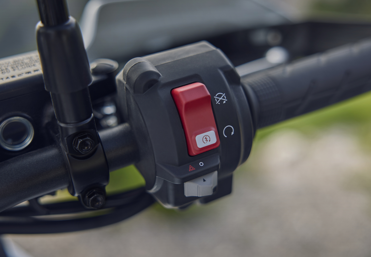 Smart Safety Features including HSTCᴰ⁷ & ESS