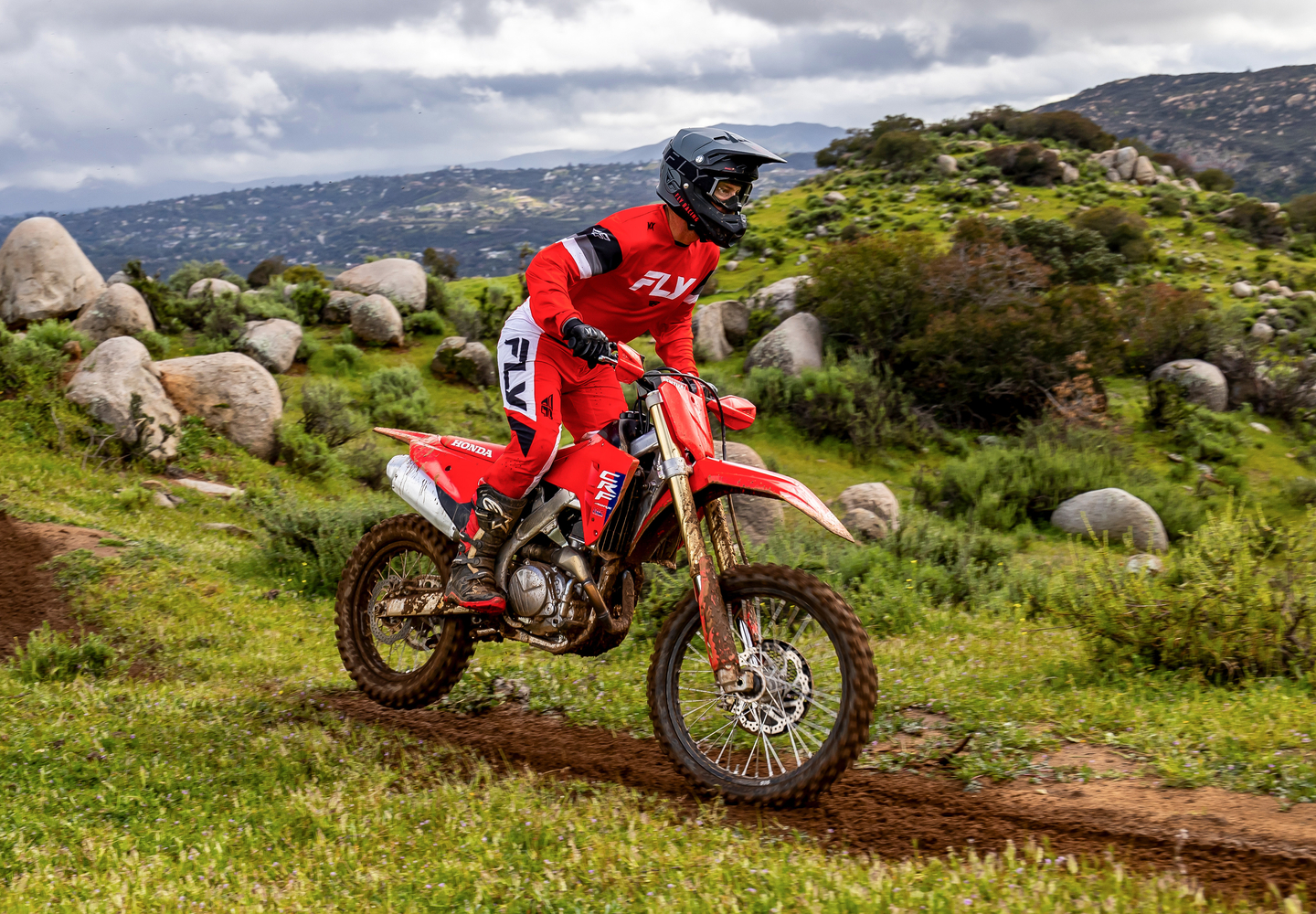 CRF450RX_MY25_24460_rt BC_MOD.jpg