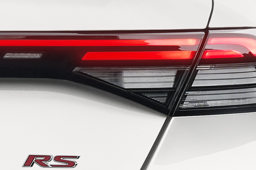 24YM_Accord_Platinum_White_Tail_Light_893x593.jpg