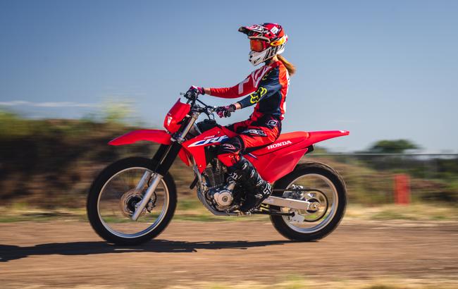 CRF250F-Hero-Lifestyle.jpg