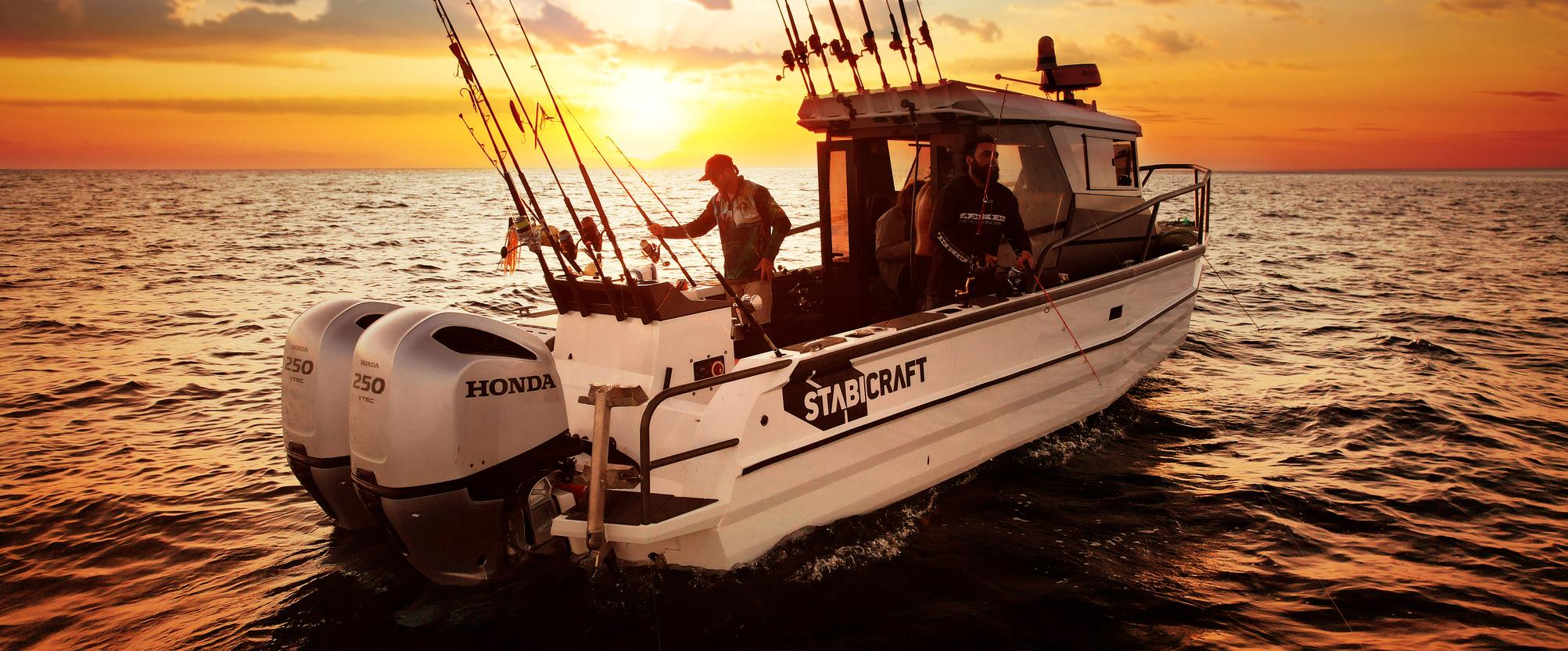 Honda_Marine_BF250_2022_Lifestyle_Sunset.jpg