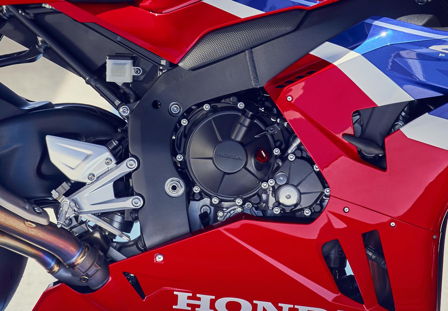 2024-CBR1000RR-R_FIREBLADE_SP_LOCATION_1108_L.jpg