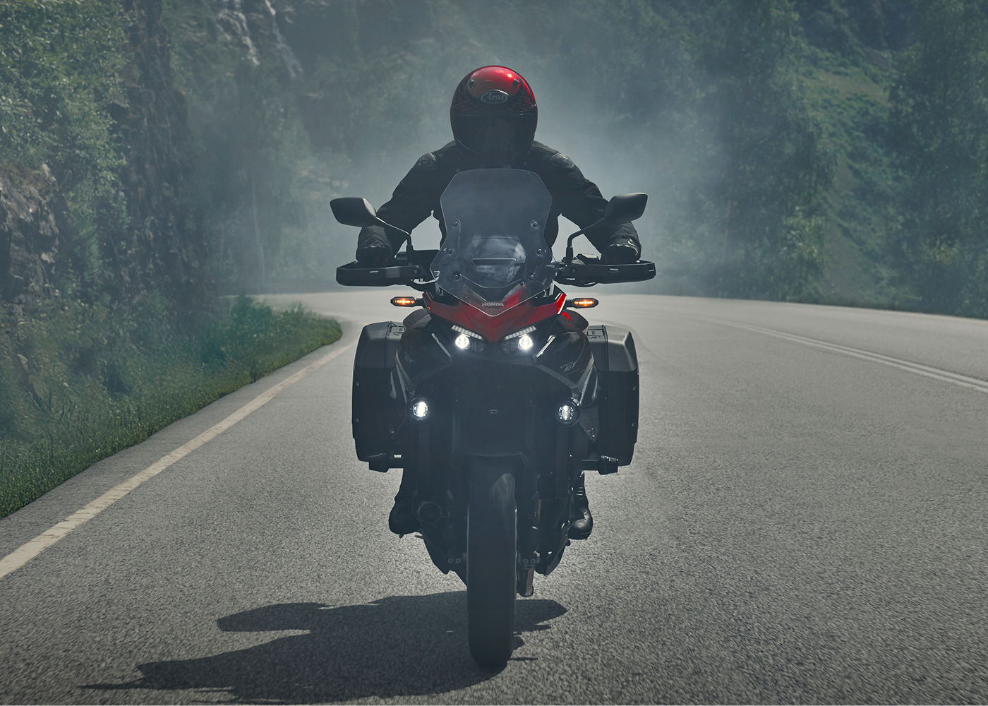 CB1000GT-2026-Key-Features-03.png