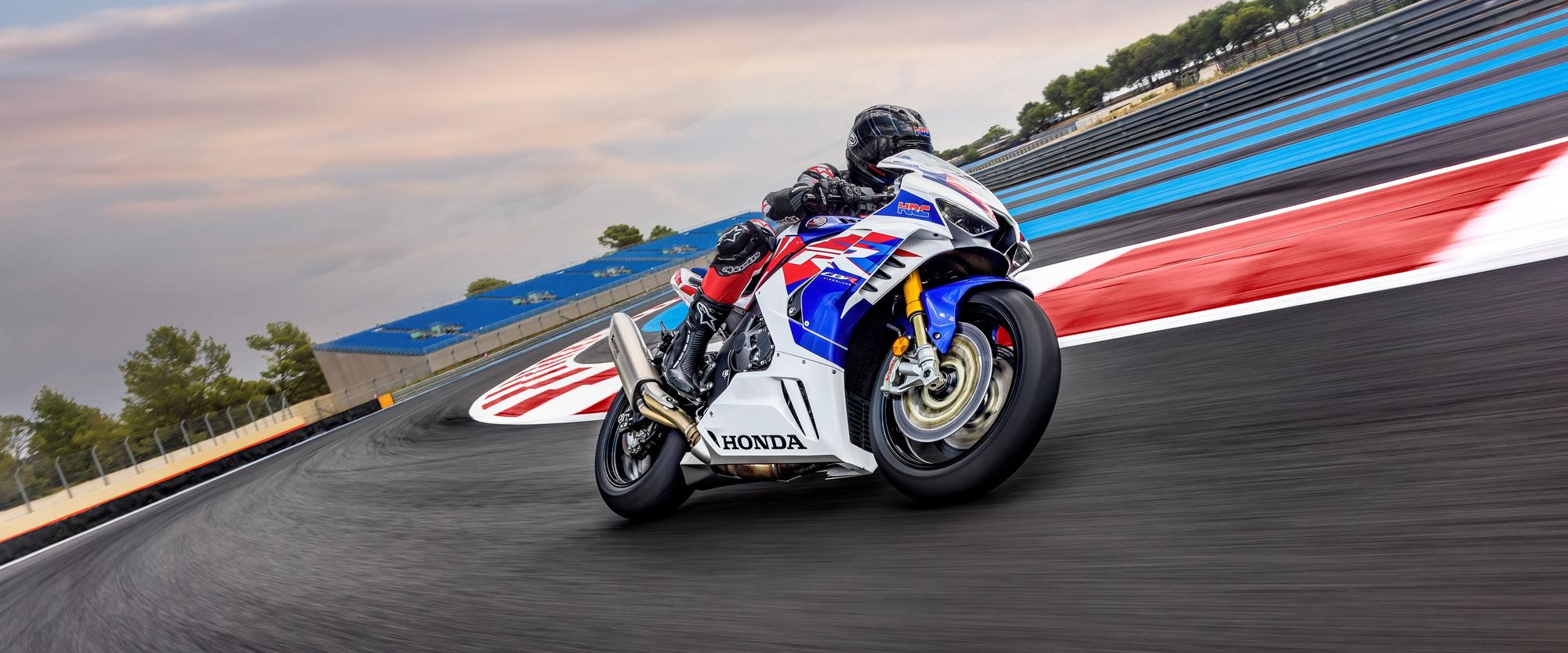 352071_22YM_HONDA_CBR1000RR-R_FIREBLADE_SP_30TH_ANNIVERSARY.jpg