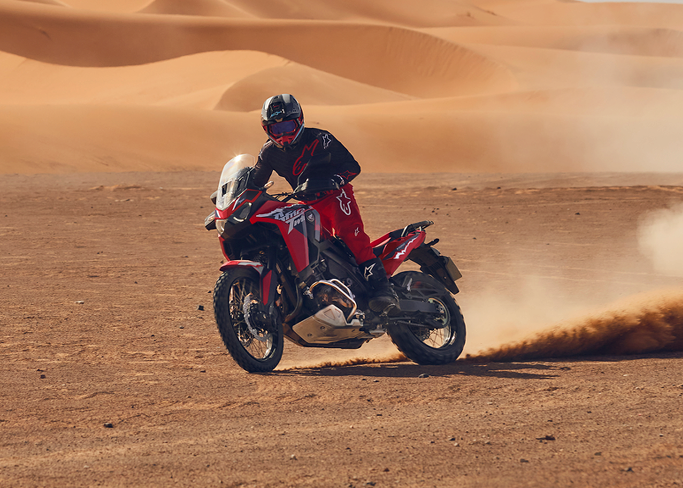 Africa_Twin_2026_Showroom_Key-Features-01.png