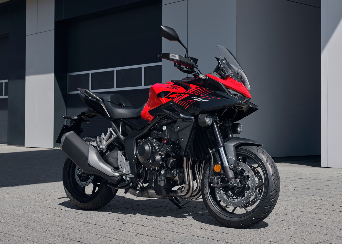 CB1000GT-2026-Key-Features-06.png